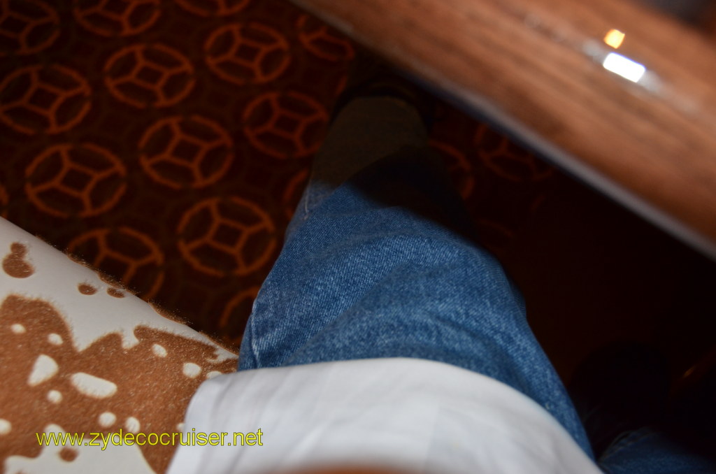 Carnival Magic, Prime Steakhouse, the obligatory blue jeans in the steakhouse picture