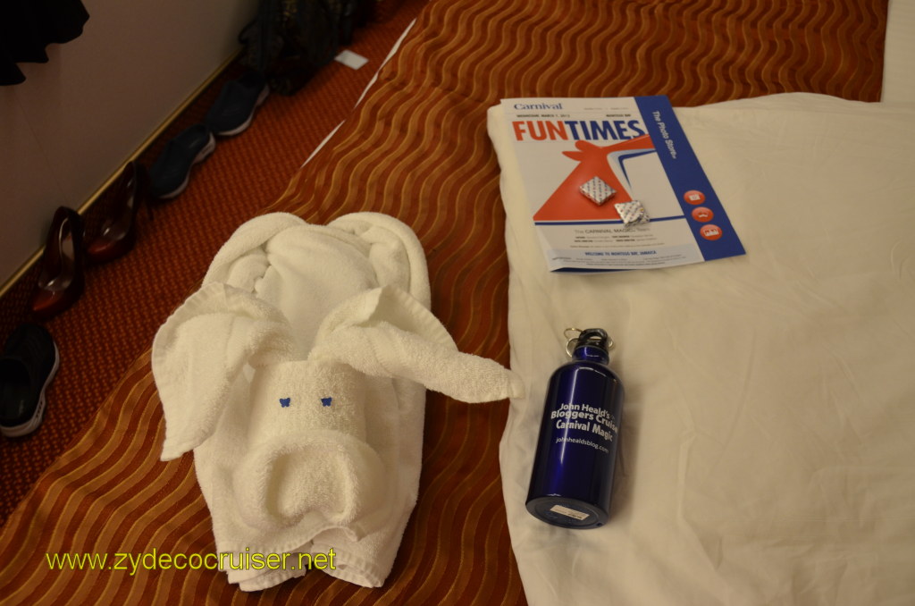 076: Carnival Magic, BC5, John Heald's Bloggers Cruise 5, Sea Day 2, Towel Animal, Bloggers Water Bottle Gift