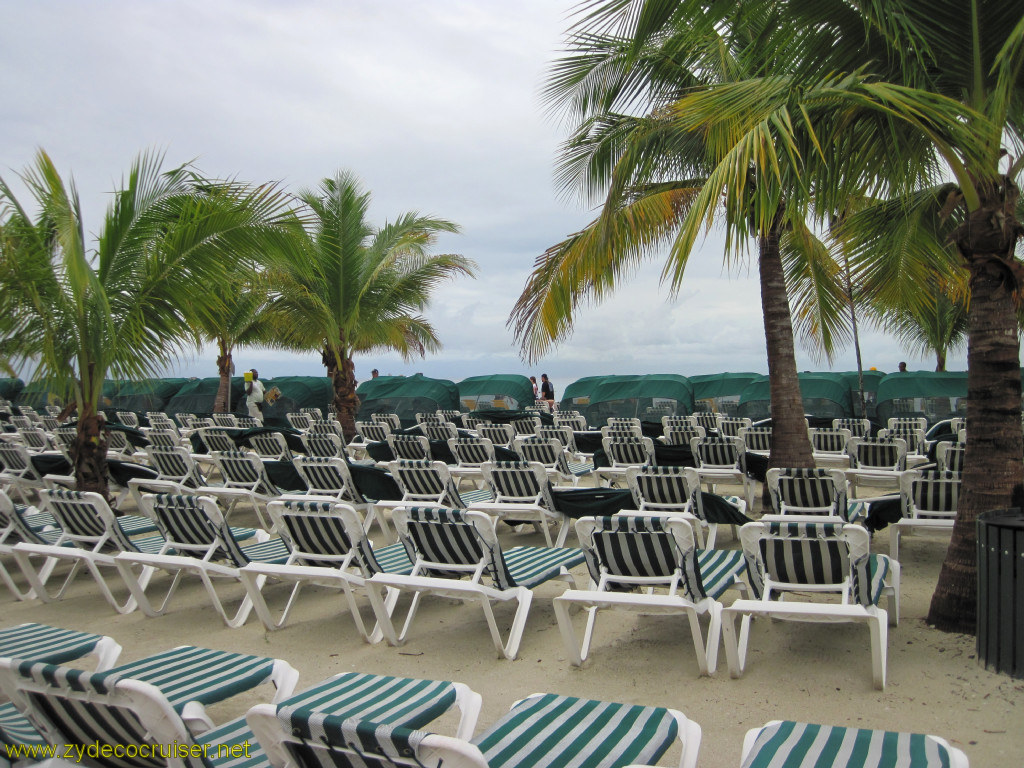 053: Carnival Conquest, Roatan, Mahogany Beach, Lounge chairs