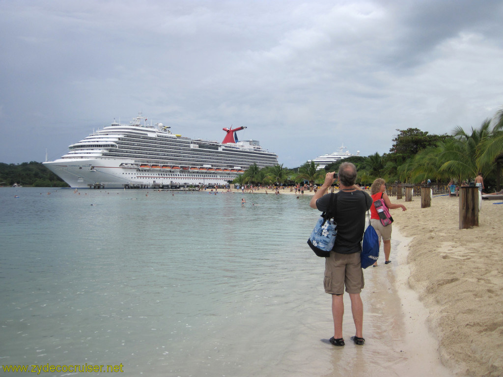 066: Carnival Conquest, Roatan, Mahogany Beach, Yep, this is a good place to take a picture of Carnival Dream, 