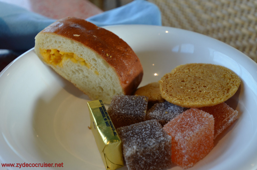 444: Carnival Conquest, Cozumel, Lido Lunch, assorted sweets and bread