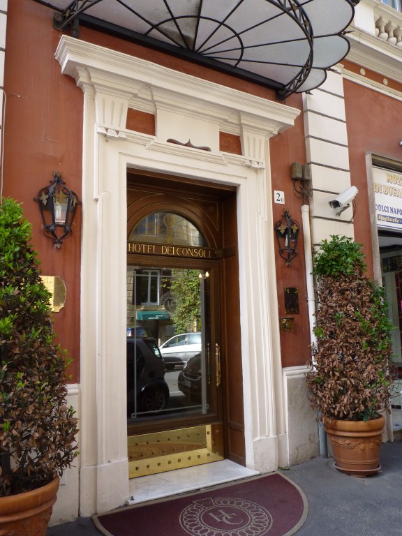 3016: Hotel dei Consoli, Rome, Italy, Hotel entrance
