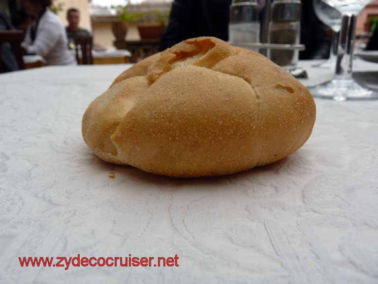 5464: Carnival Dream - Messina - Taormina - Lunch - Terrazza Angelo - Still great bread