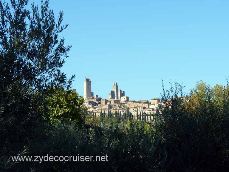 6552: Carnival Dream, Livorno - Beautiful Tuscany - from Sovestro in Poggio - Zoomed in View of San Gimignano