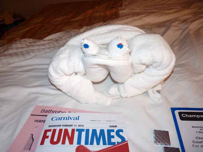 555: Carnival Sensation - Towel Animal - Frog