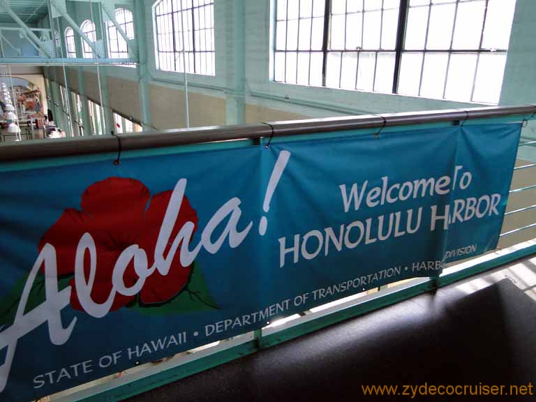 450: Carnival Spirit, Honolulu, Hawaii, Pearl Harbor VIP and Military Bases Tour, Aloha! Welcome to Honolulu Harbor