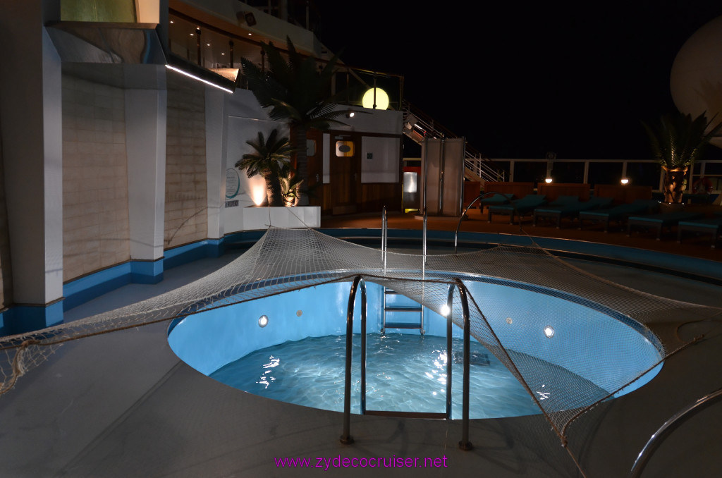 159: Carnival Sunshine Cruise, Marseilles, The Serenity Pool, mostly drained, 