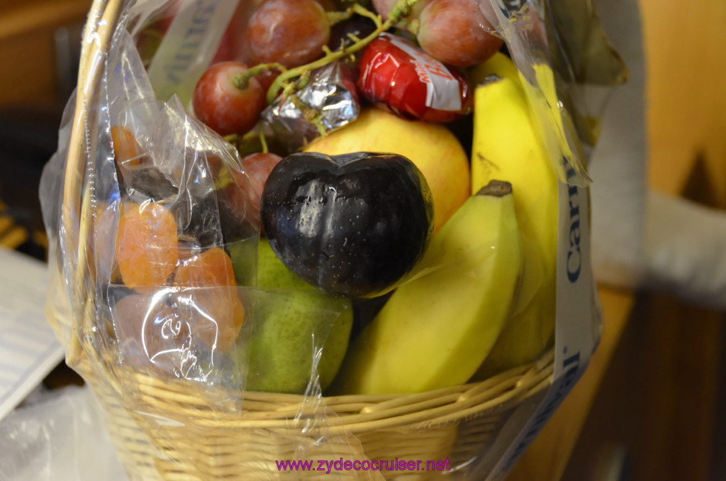 003: Carnival Sunshine Cruise, La Spezia, Fruit Basket Breakfast, 