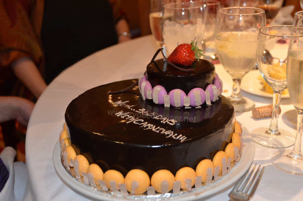 033: Carnival Sunshine, MDR Dinner, A special cake celebrating 365 days at sea with Carnival!