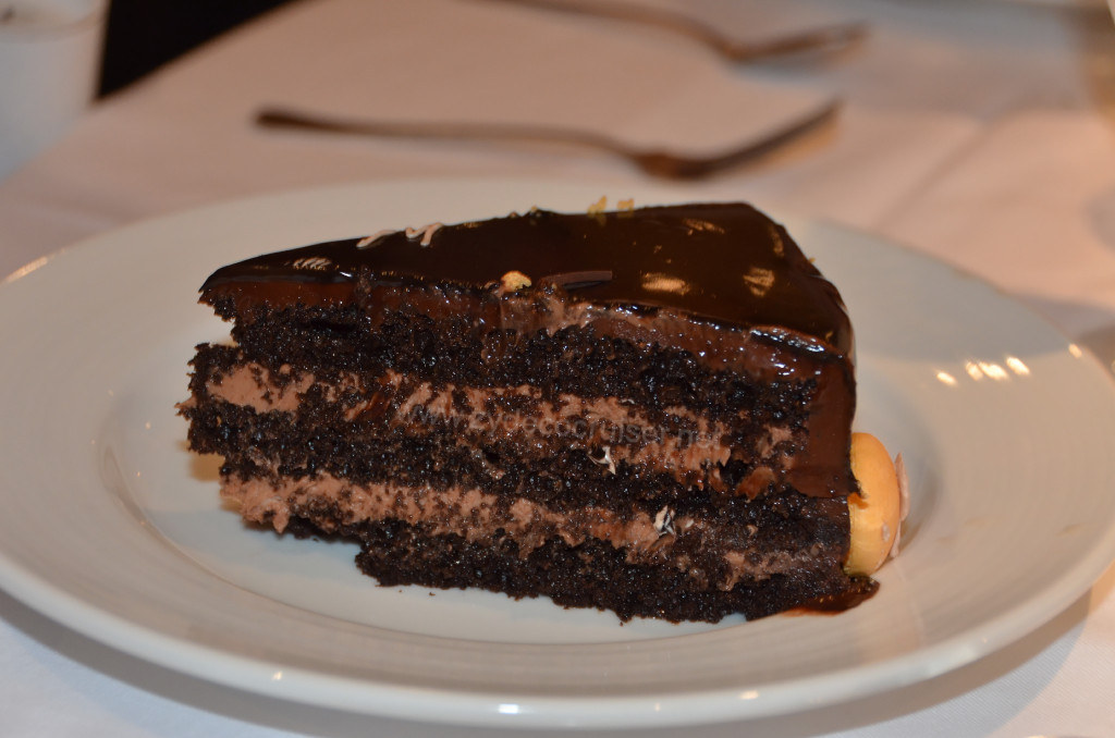 460: Carnival Sunshine Cruise, Naples, MDR Diner, the rest of the cake
