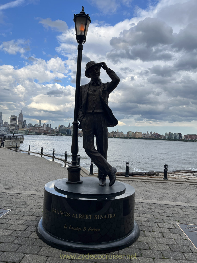 062: Hoboken, Frank Sinatra Statue