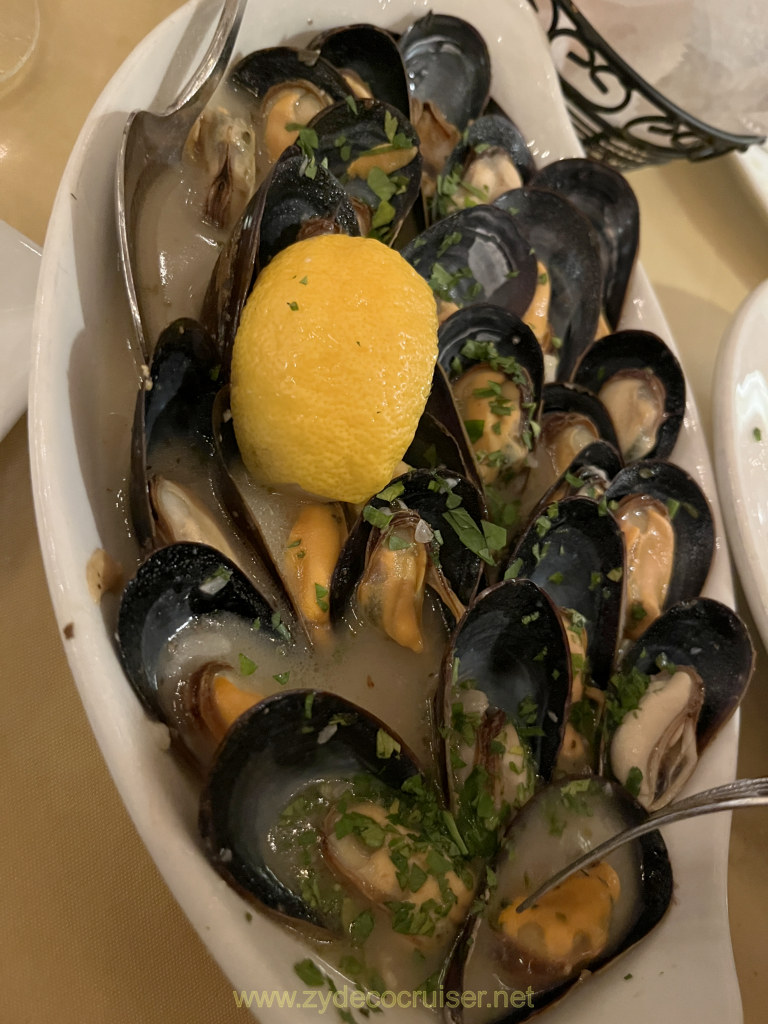 132: Hoboken, Leo's Restaurant, Lots of very good mussels