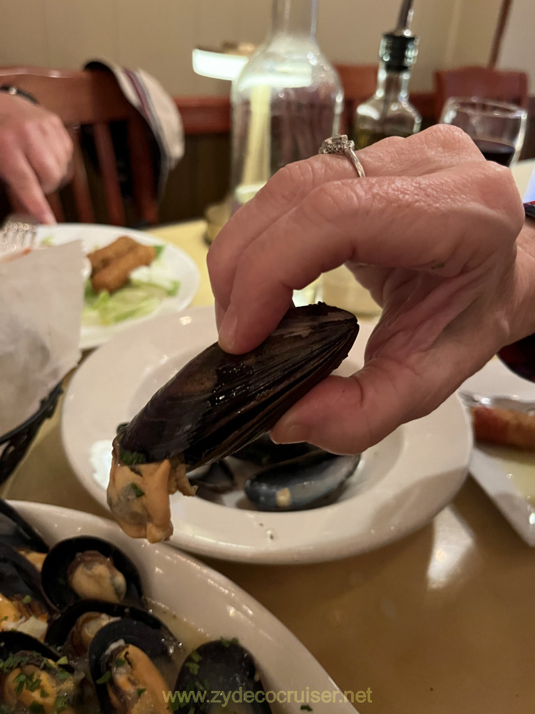 137: Hoboken, Leo's Restaurant, eating a mussel without utensils.