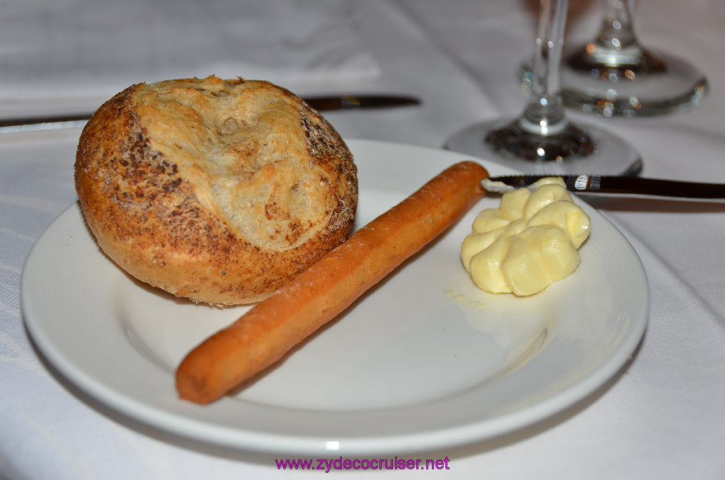 045: Golden Princess Coastal Cruise, MDR Dinner, Roll and Breadstick, 