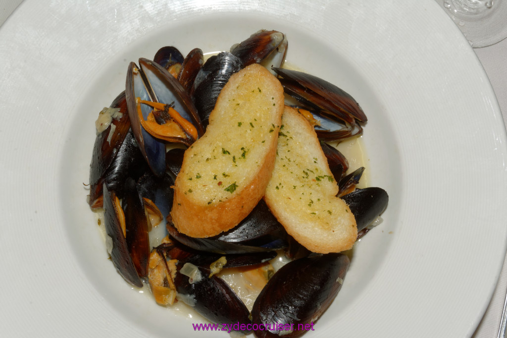 093: Emerald Princess Cruise, MDR Dinner, Mariner-Style Black Mussels in White Wine Cream Sauce, 