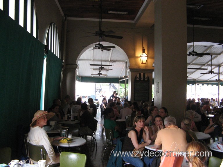 New Orleans French Quarter Festival 2007 - Cafe du Monde