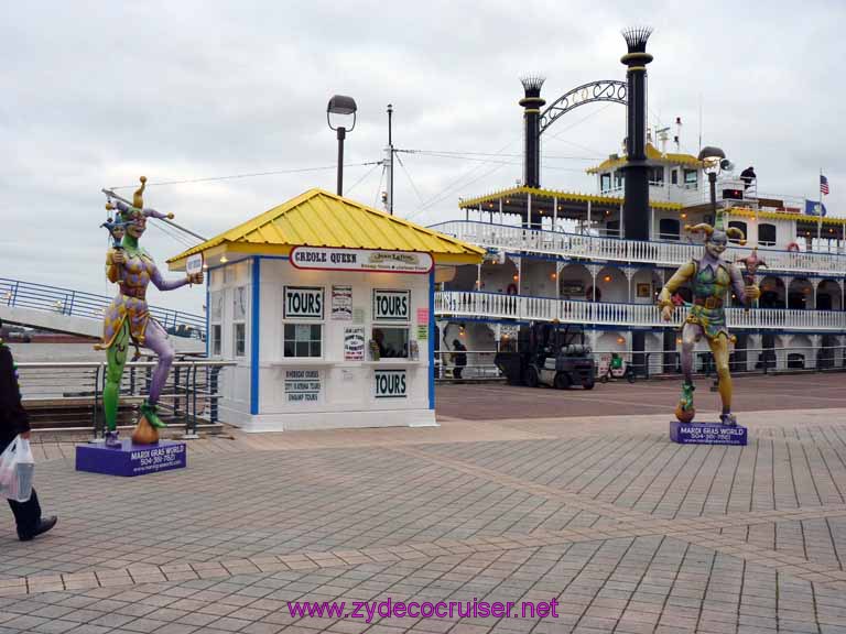 198: Mardi Gras World Jesters and Creole Queen