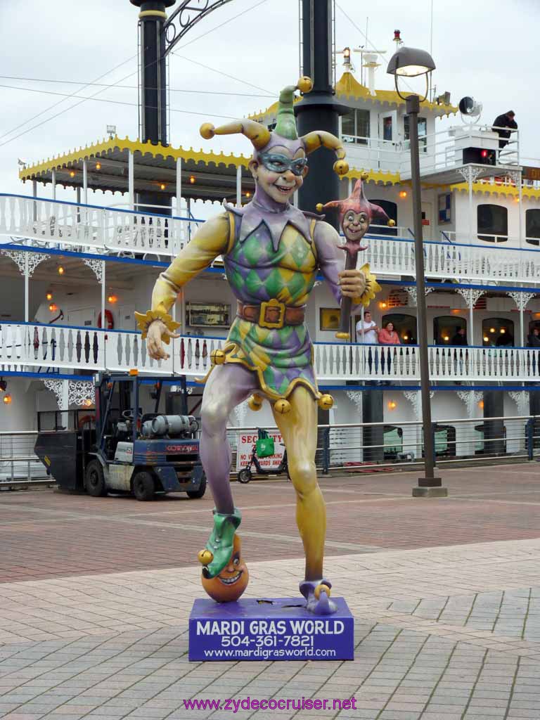 200:  Mardi Gras World Jester and Creole Queen