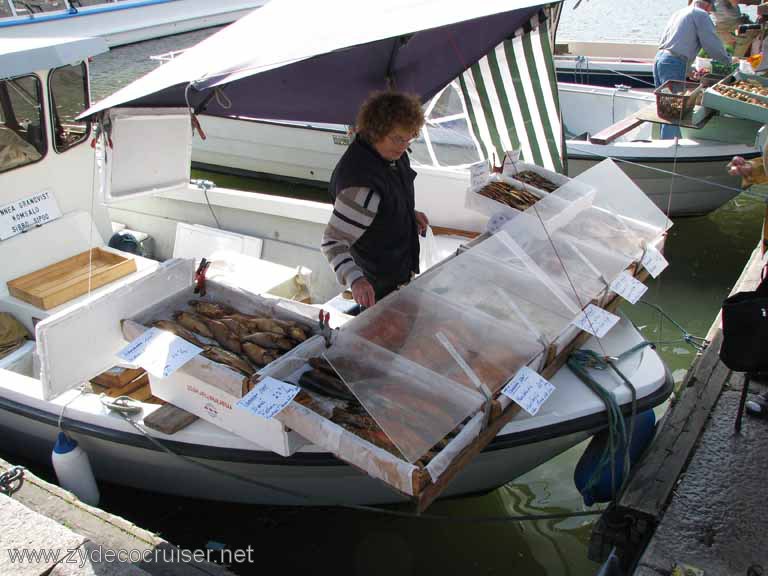018: Carnival Splendor, Helsinki, Fish market off the back of a boat