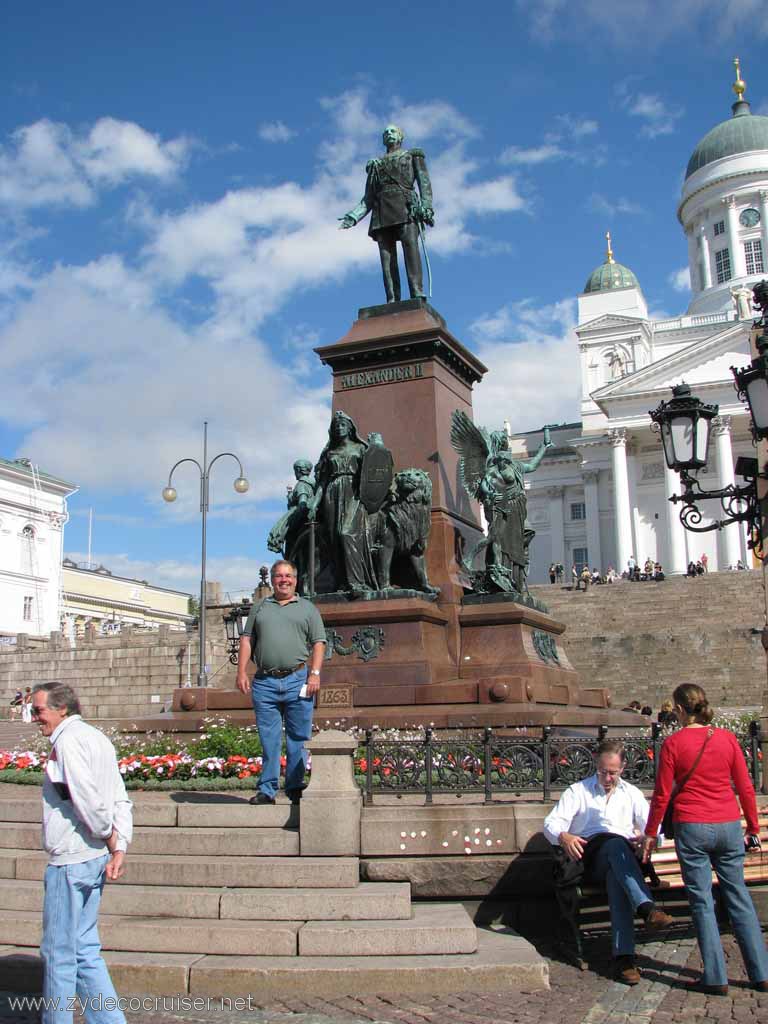 037: Carnival Splendor, Helsinki, Statue of Alexander II, Helsinki Cathedral, 